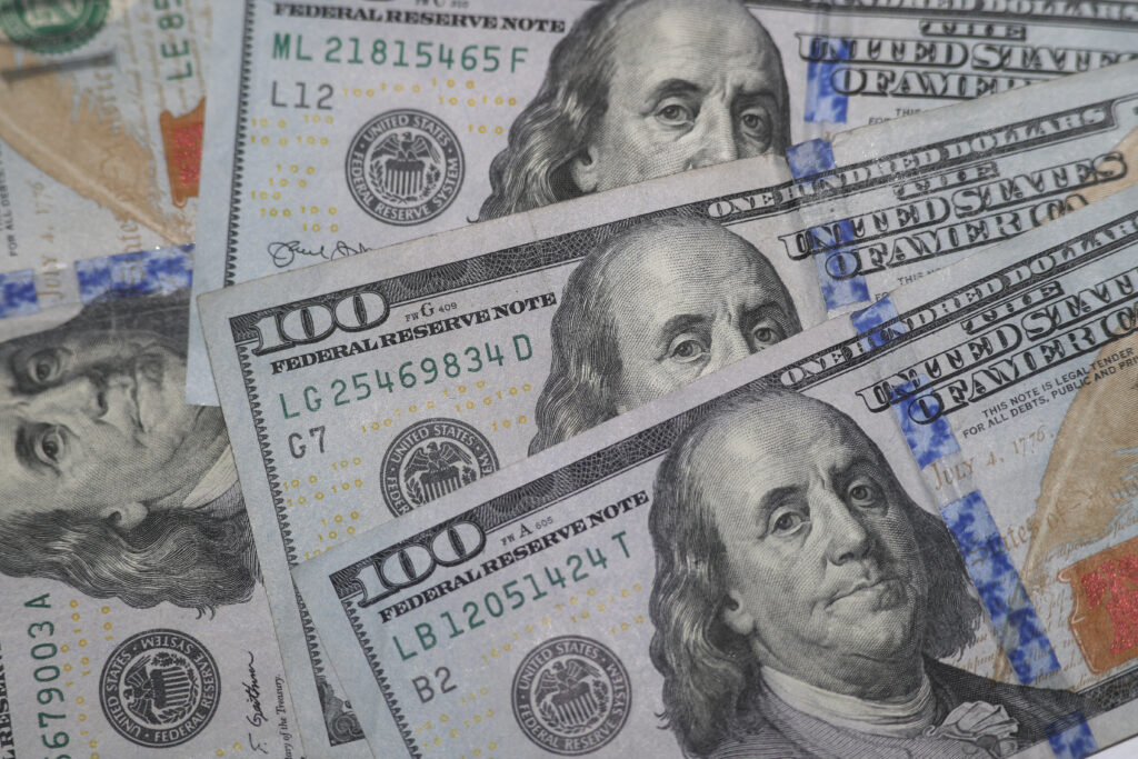 Experiment confirms
what Ben Franklin knew about poverty